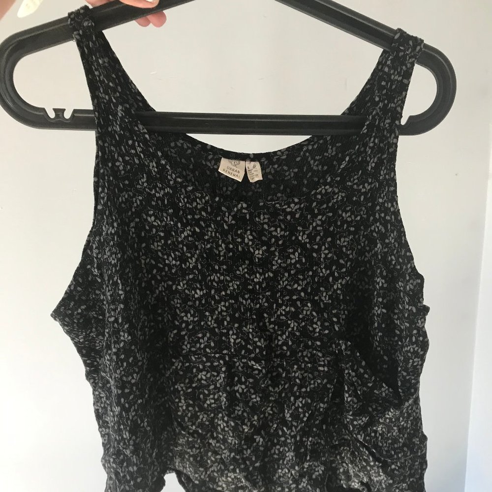 Urban Renewal Small Relaxed Casual Black & Grey Crop Top, Petal and Vine Design